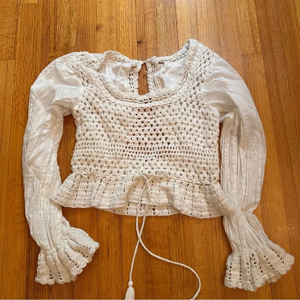 FREE PEOPLE Megan Crochet Cropped Hem Top Size Medium (#5)